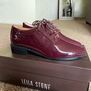 Leila Stone point toe Oxford style shoes